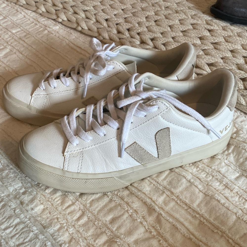 Veja campo sneakers.